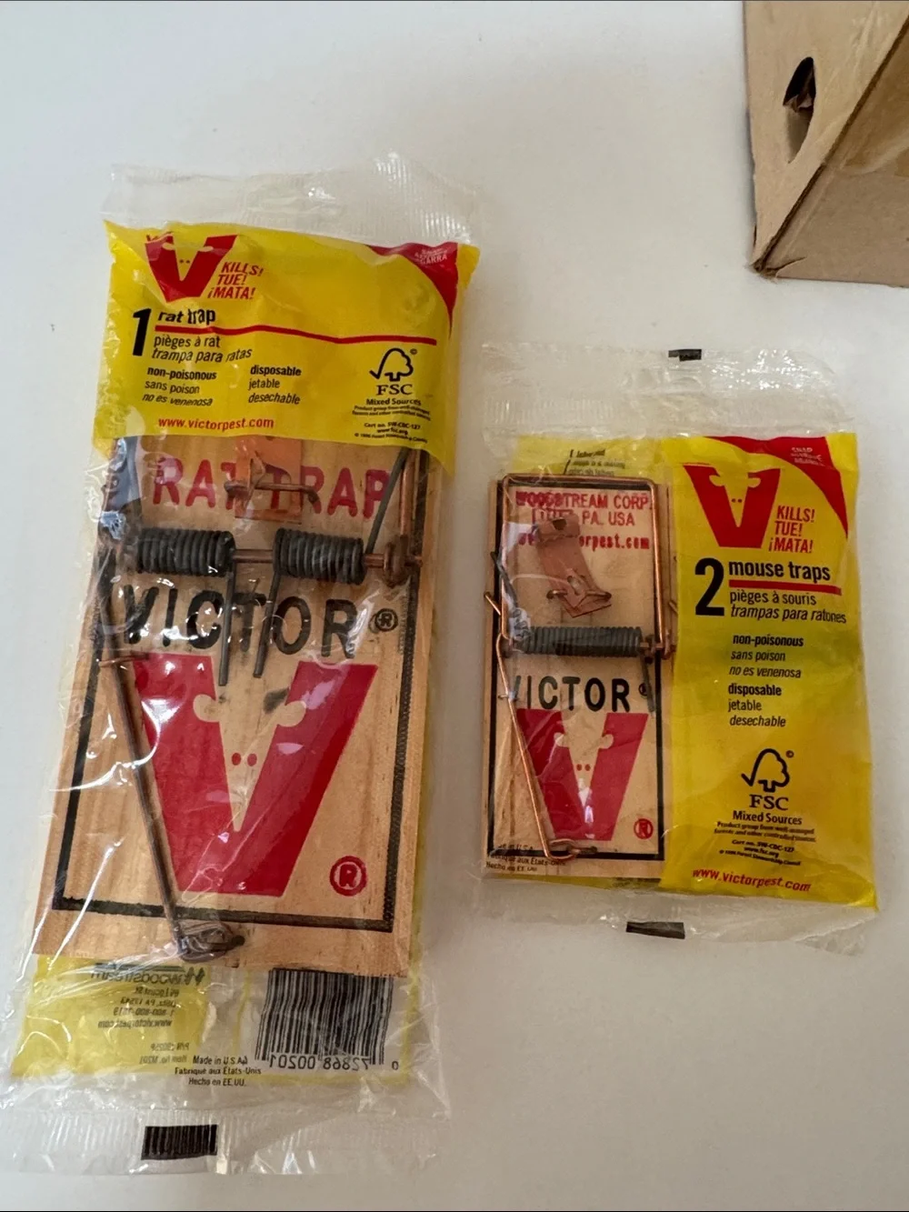 Bundle of 19 Wooden Metal Mousetraps